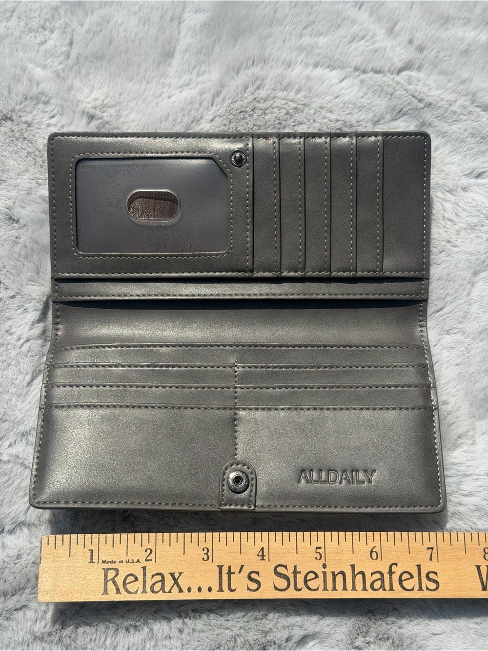 Women’s Alldaily Gray Leather Wallet